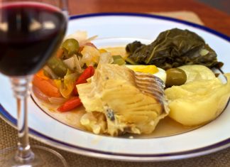 Sábado acontece a XVII Noite da Bacalhoada em prol da APAE