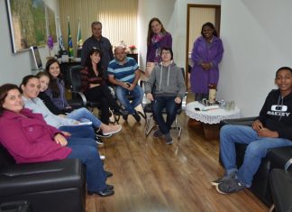 Parlamento Jovem debate projetos com poderes do Executivo e Legislativo