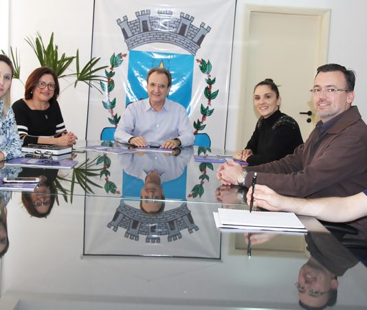 Revista relata a história da UENP