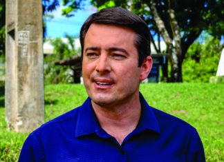 João Arruda agradece votos em Bandeirantes