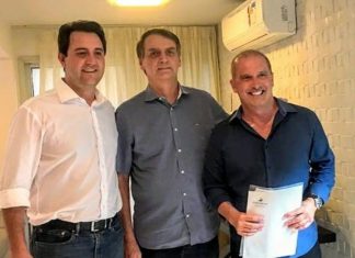 Ratinho Jr se encontra com presidenciável Jair Bolsonaro