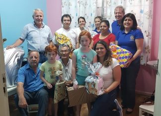 Rotary Club doa brinquedos à ala infantil da Santa Casa