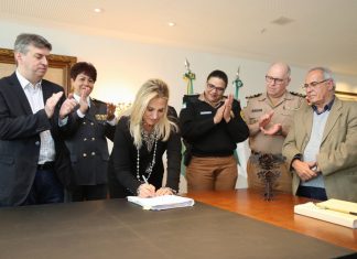 Assinatura de decreto garante instalação de Colégio da Polícia Militar