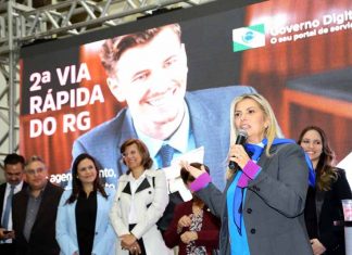 Cida lança Governo Digital na comemoração dos 54 anos da Celepar