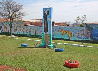 Voluntários revitalizam Praça São Francisco com arte