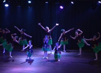 Alunos do projeto municipal de cultura apresenta espetáculo ‘Frozen’