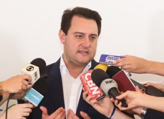 Ratinho Jr fecha equipe do novo governo e confirma redução para 15 secretarias