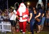 Chegada do Papai Noel e decoração de luzes marcam festividades natalinas