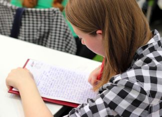 Cursinho público municipal comemora aprovação de alunos na UENP