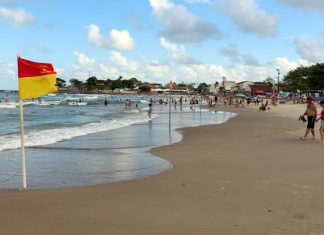 Veranistas devem ficar alertas para as bandeiras nas praias