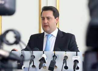 Governador exonera todos os cargos comissionados do Estado