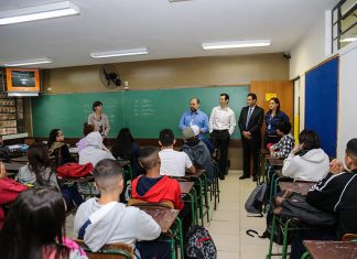 Começa o ano letivo nas escolas estaduais do Paraná