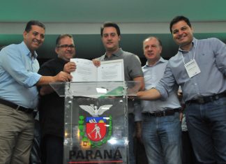 Caminhão para Leópolis