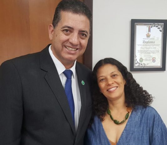 Cobra Repórter recebe chefe do Núcleo de Educação de Cornélio