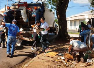 Dia de Combate a Dengue retira toneladas de entulhos caseiros