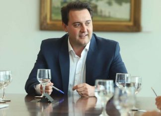 Governador sanciona lei que reduz estrutura do Estado