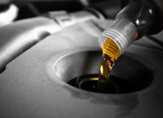 Óleo lubrificante usado requer descarte correto