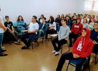 Colégio Ecel recebe palestra do CCT da UENP