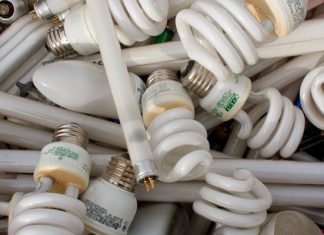 Município notifica organizações de iluminação para recolhe de lâmpadas fluorescentes