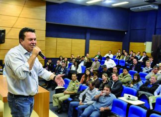 Governo e municípios discutem gestão de resíduos urbanos