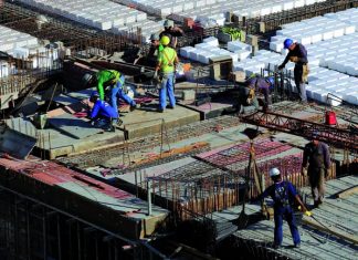 Paraná fecha o semestre com saldo positivo de 40.022 empregos formais