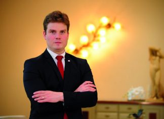 De garçom à gerente na Rede Bourbon