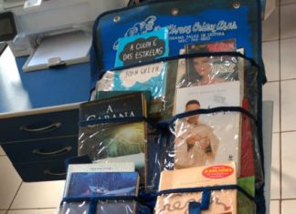 Projeto incentiva estudantes à leitura durante trajeto às faculdades