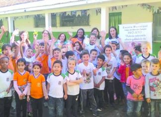 Premiação de alunos em concurso interno
