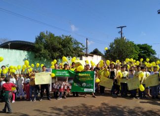 Alunos fazem passeata ‘Diga Não ao Bulling’