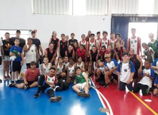 Amistoso de basquete entre Bandeirantes e Cornélio