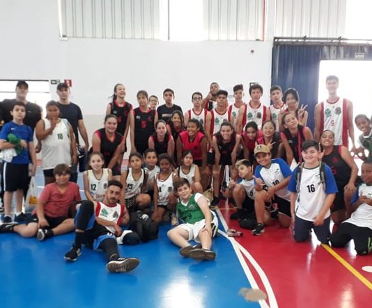 Amistoso de basquete entre Bandeirantes e Cornélio