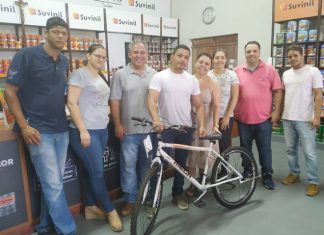 Bella Cor Tintas sorteia e entrega prêmio pelo Dia do Pintor