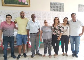 Idosos recebem festa de confraternização natalina