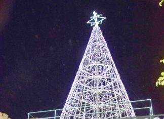 População comemora Natal de Luz e Chegada do Papai Noel