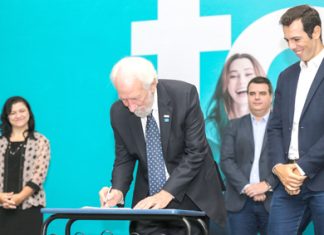 Estado autoriza pagamento extra de R$ 20 milhões às escolas