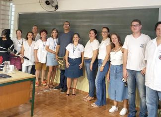 Alunos do Colégio Huberto Teixeira recebem palestra sobre Dengue
