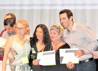 Educação faz homenagem a diretores de escolas que se destacaram em 2019