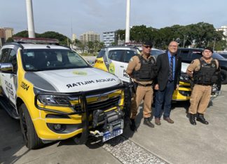 Romanelli e Ratinho entregam veículos para as polícia Civil e Militar