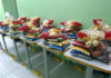 Prefeitura e Secretaria da Educação entregam kits de alimentos aos alunos da rede municipal KIT ALIMENTO