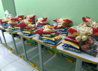 Prefeitura e Secretaria da Educação entregam kits de alimentos aos alunos da rede municipal KIT ALIMENTO