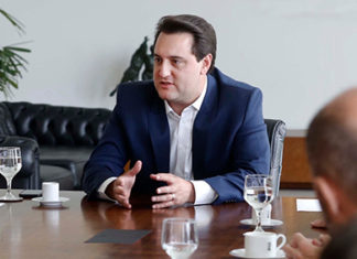 Ratinho Júnior tem 74% de aprovação, aponta pesquisa Governador do Paraná Ratinho Junior