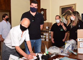 Deputado Pedro Lupion realiza entrega de equipamento respirador à Santa Casa LUPION