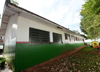 Com recursos próprios, Prefeitura de Bandeirantes renova cobertura da Escola Zulmira ESC ZULMIRA