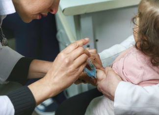 SESA comunica que vacinação contra o sarampo segue até dia 31 de agosto SESA