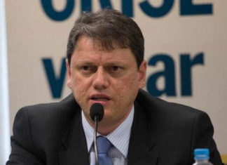 Em live com Lupion, ministro diz que rodovias do Paraná pode receber até R$ 75 bi Ministro Tarcísio Gomes de Freitas