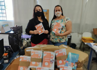 Alunos de Bandeirantes ganham revistas em quadrinhos da cultura empreendedora Revista quadrinho sebrae