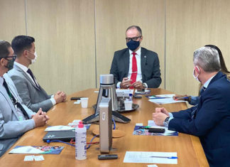 Governo submeterá protocolo da vacina russa à Anvisa em até 30 dias VACINA