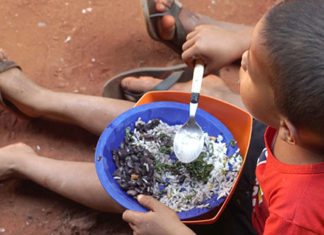 Metade das crianças de até 4 anos vive em insegurança alimentar ALIMENTAR