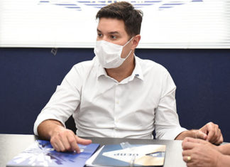 Chefe da Casa Civil, Guto Silva, visita UENP e recebe demanda de nova Clínica de Fisioterapia