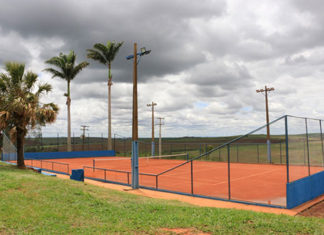 Ordem DeMolay e UENP inauguram quadra esportiva de tênis